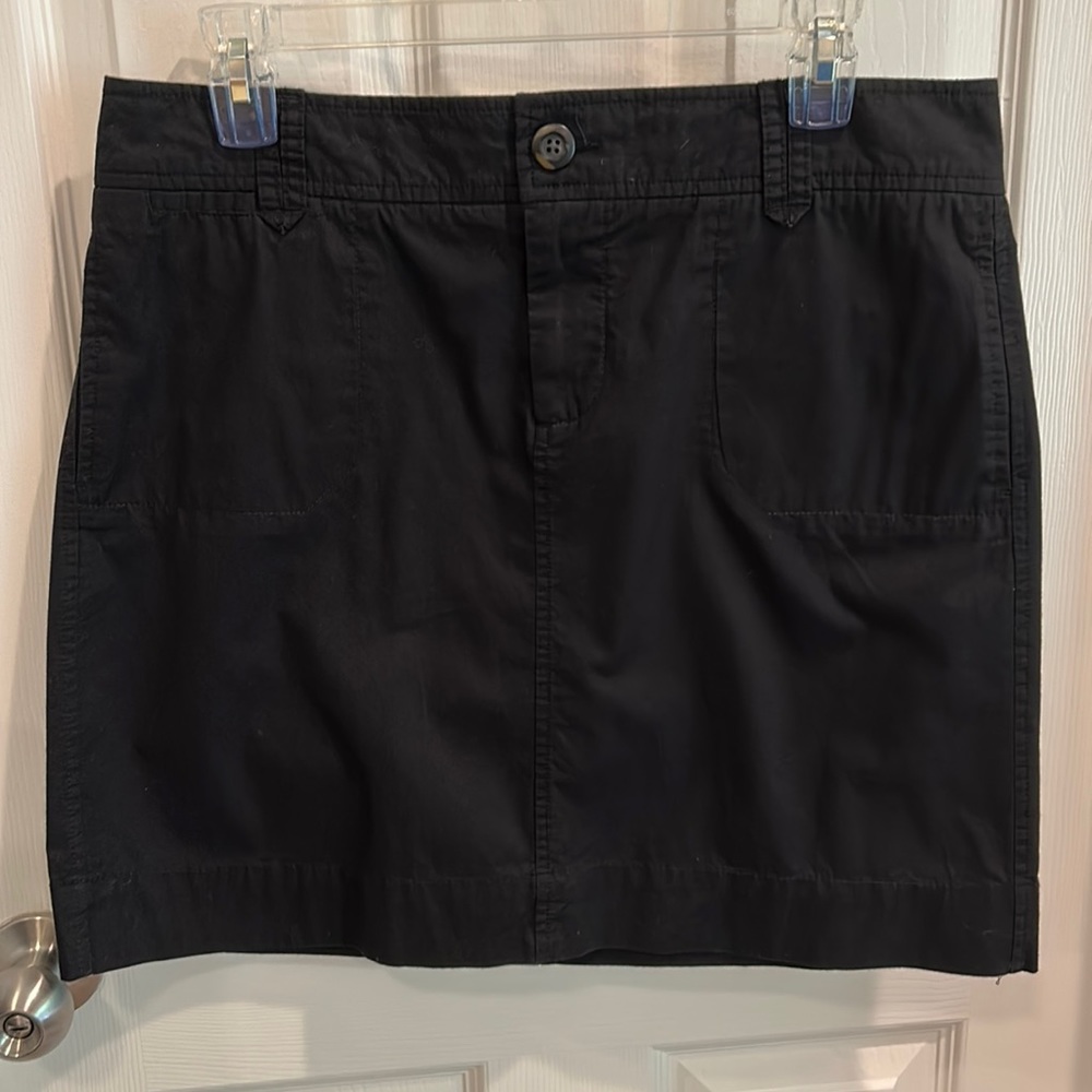 Old Navy size 8 black skirt
